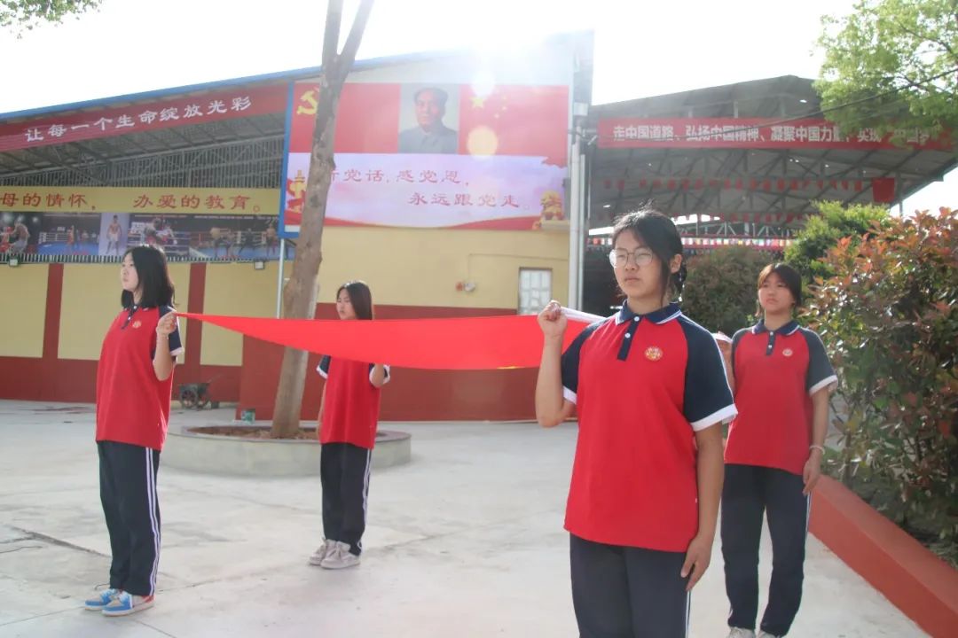 上學期第九周以《珍愛生命，謹防溺水》為主題升旗儀式