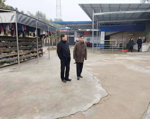 1593488726927463.png 湘潭縣教育局副局長楊偉軍、職成股副股長 湘潭縣司法局副局長劉新群來校指導工作2.png